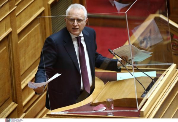 Γιάννης Ραγκούσης