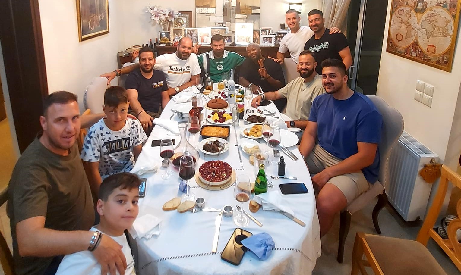 Κρητικό γλέντι με κρασί, αντικριστό και Παναθηναϊκό για τον… Τζιμπρίλ Σισεδάκη