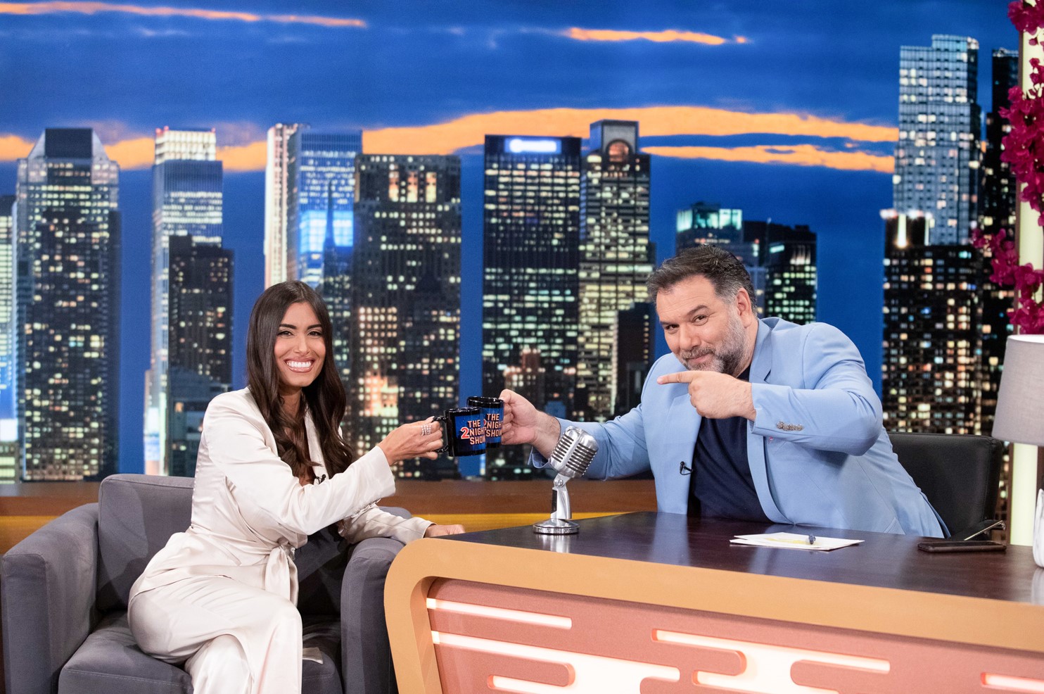 The 2Night Show, Θωμαή Απέργη