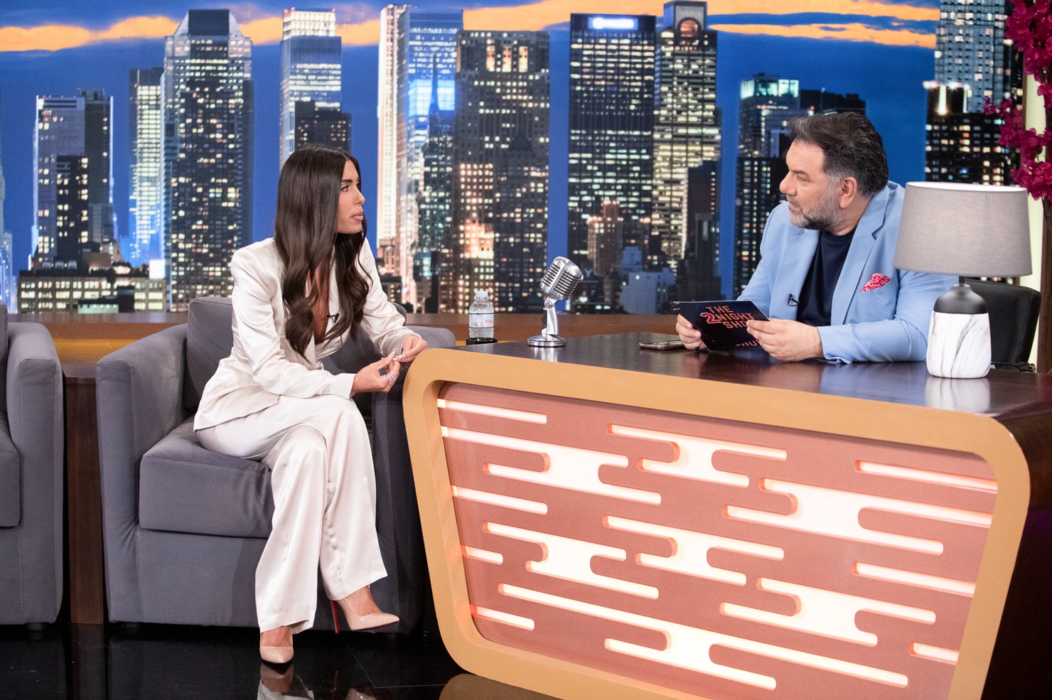 The 2Night Show, Θωμαή Απέργη