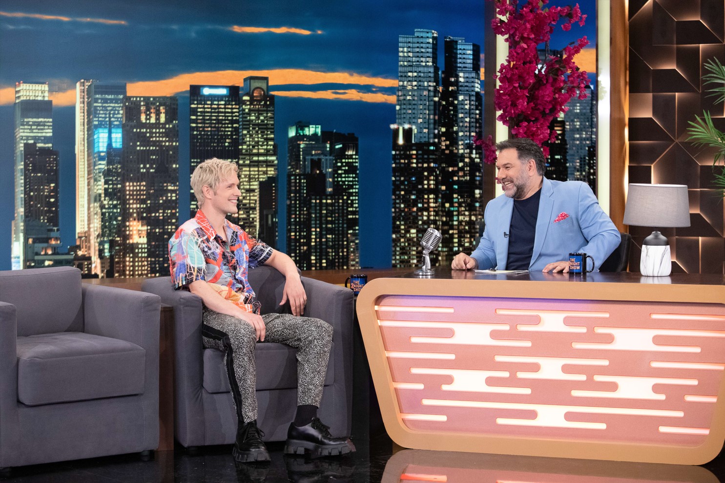 «The 2Night Show»: Καλεσμένος ο Leon of Athens – Πώς θα τιμήσει τον Γιάννη Αντετοκούνμπο