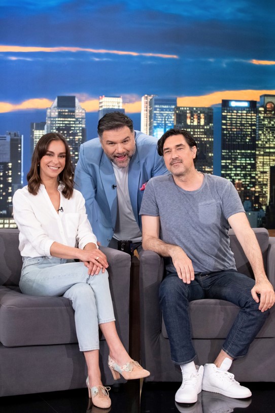 The 2Night Show, Μπουράκ Χακί, Μαντώ Γιαννίκου, Γρηγόρης Αρναούτογλου