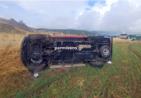Τροχαίο στην Αλίαρτο: Αγροτικό αναποδογύρισε σε χωράφι – Ένας τραυματίας