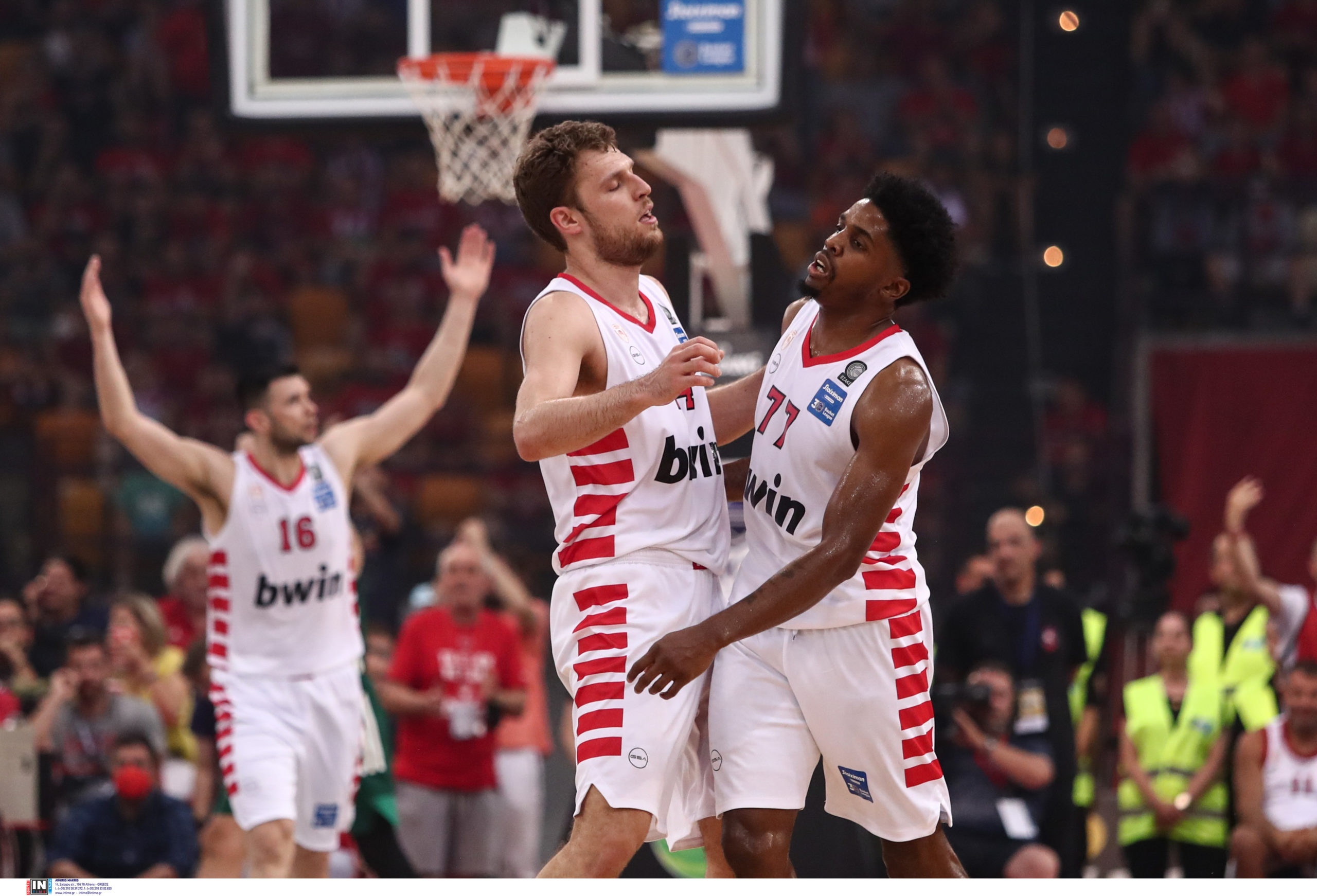 Ολυμπιακός – Παναθηναϊκός 93-74: «Ερυθρόλευκο» πάρτι και νταμπλ έπειτα από 25 χρόνια