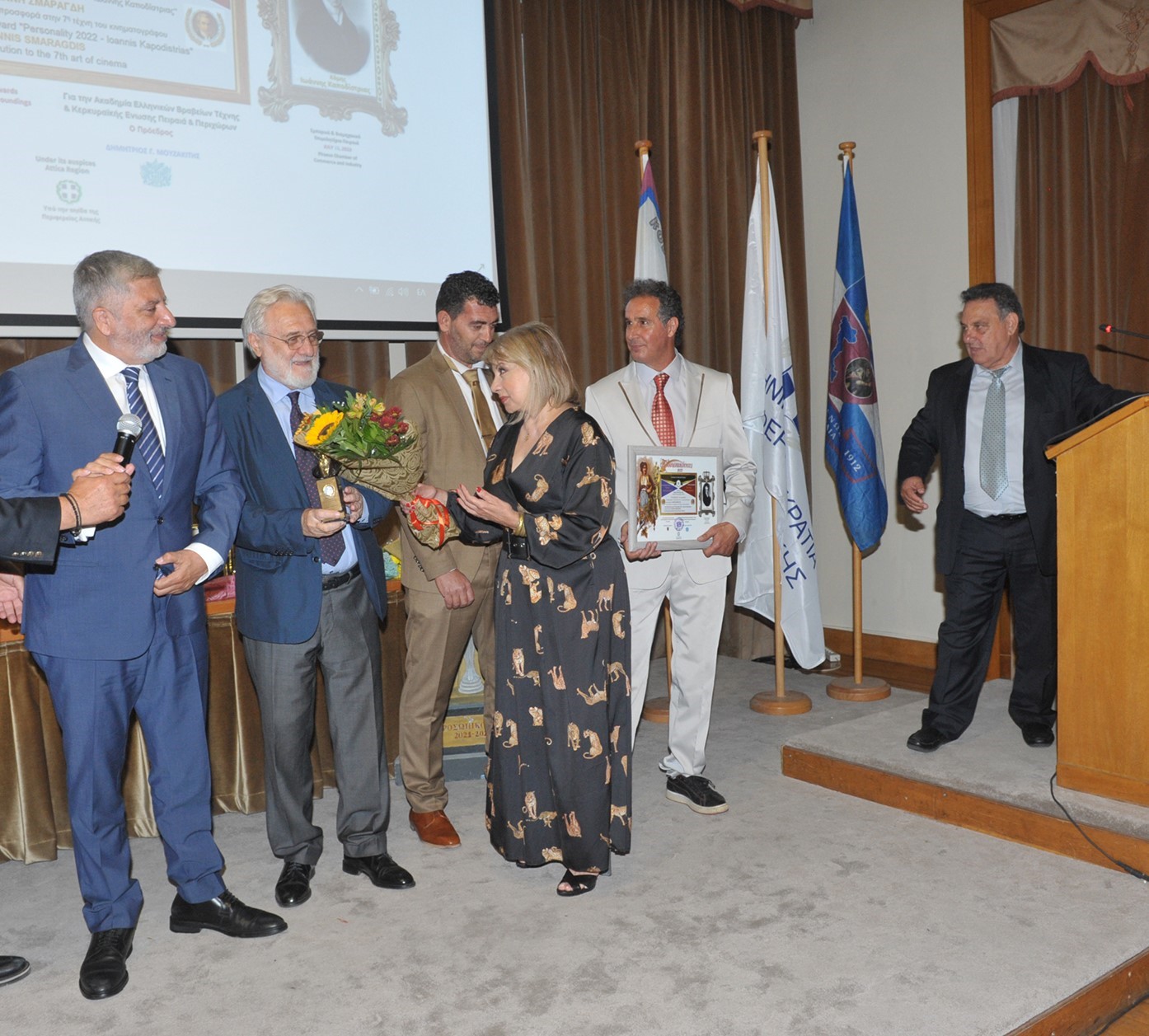 Η Ακαδημία Ελληνικών βραβείων Τέχνης βράβευσε τον Γιάννη Σμαραγδή