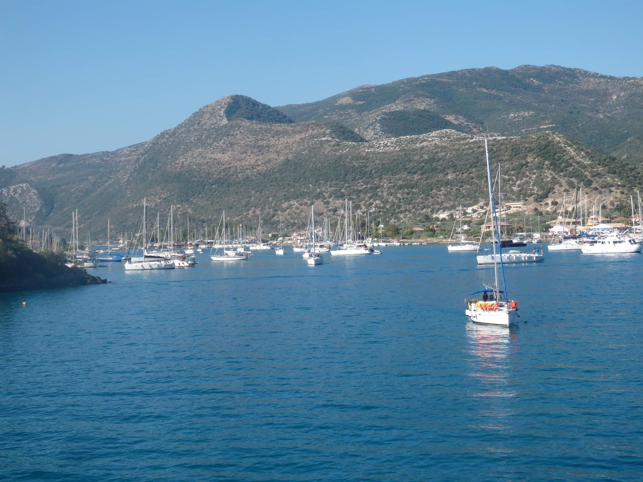 Κόλπος Βλυχού απέναντι από το Νυδρί στη Λευκάδα