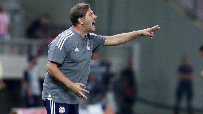 Πέδρο Μαρτίνς: Ανέλαβε την ευθύνη για την βαριά ήττα του Ολυμπιακού – «Ο μόνος τρόπος για να αντιδράσεις είναι η δουλειά»