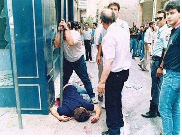 Θάνος Αξαρλιάν