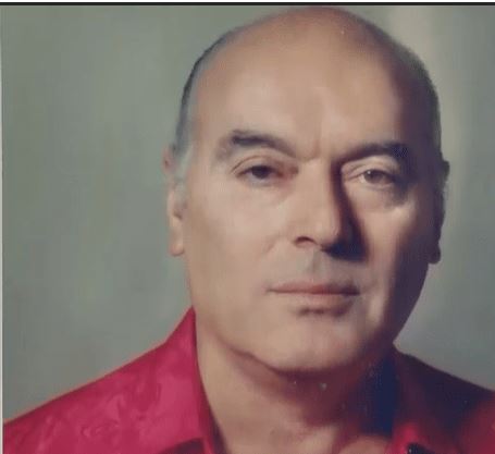 τραγουδιστής - Γιώργος Διαμαντόπουλος