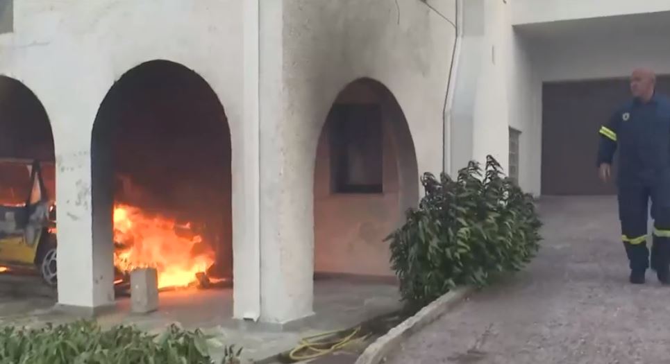 Ντράφι από φωτιά σε σπίτι