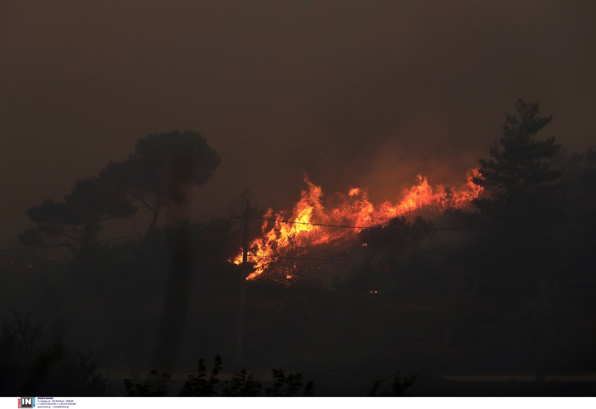 LIVE εικόνα από τη μεγάλη φωτιά στην Πεντέλη