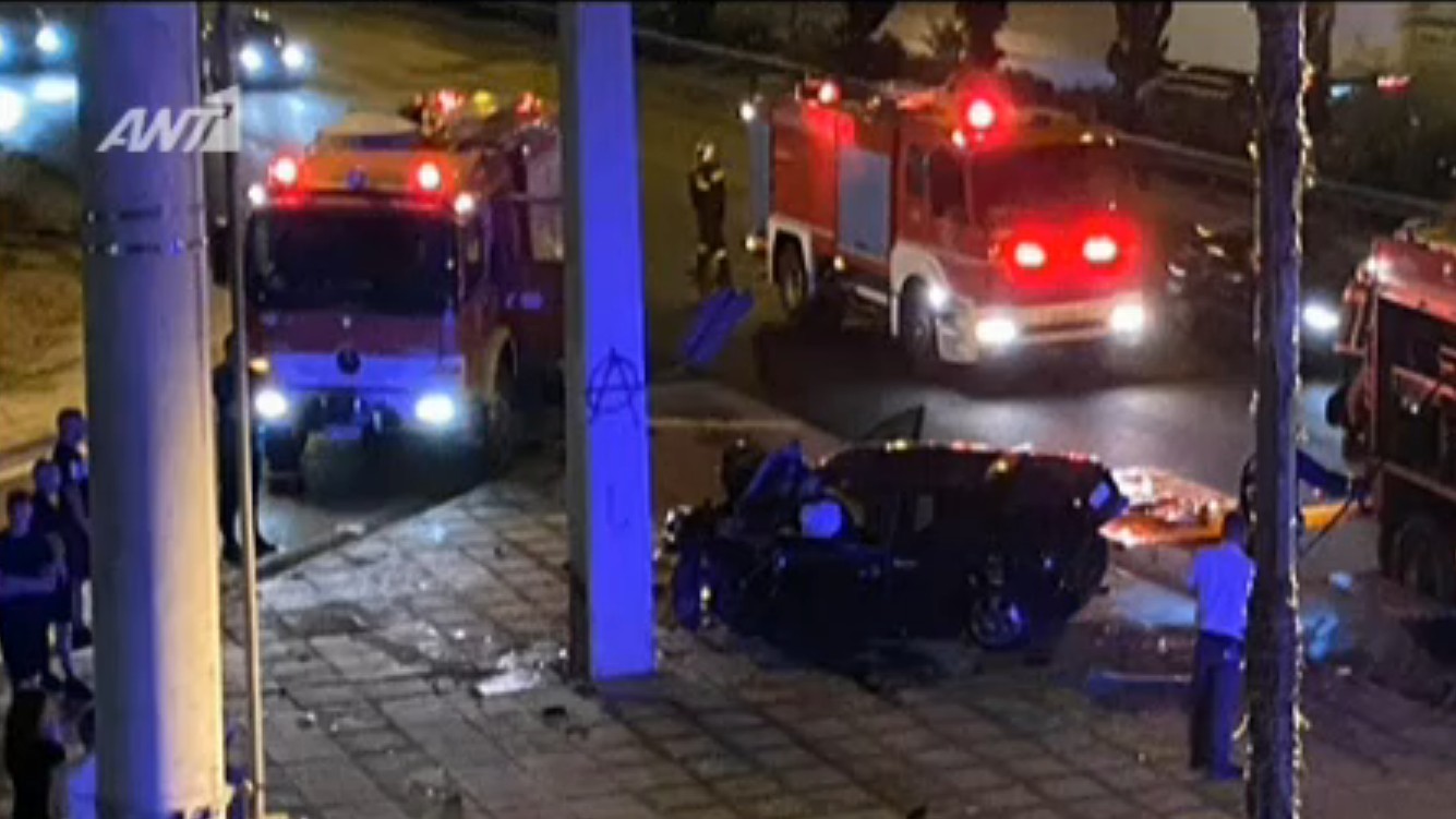 Τροχαίο στον Κηφισό: Oδηγός ανασύρθηκε χωρίς τις αισθήσεις του – Κόπηκε ο ουρανός για τον απεγκλωβισμό του – ΒΙΝΤΕΟ