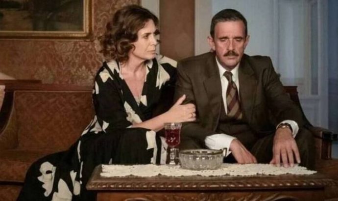 Άγριες Μέλισσες, Μυρσίνη, Δούκας