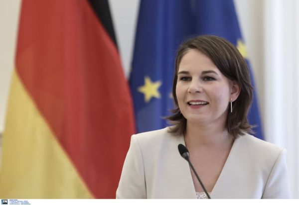 Η Αναλένα Μπέρμποκ στο Υπουργείο Εξωτερικών