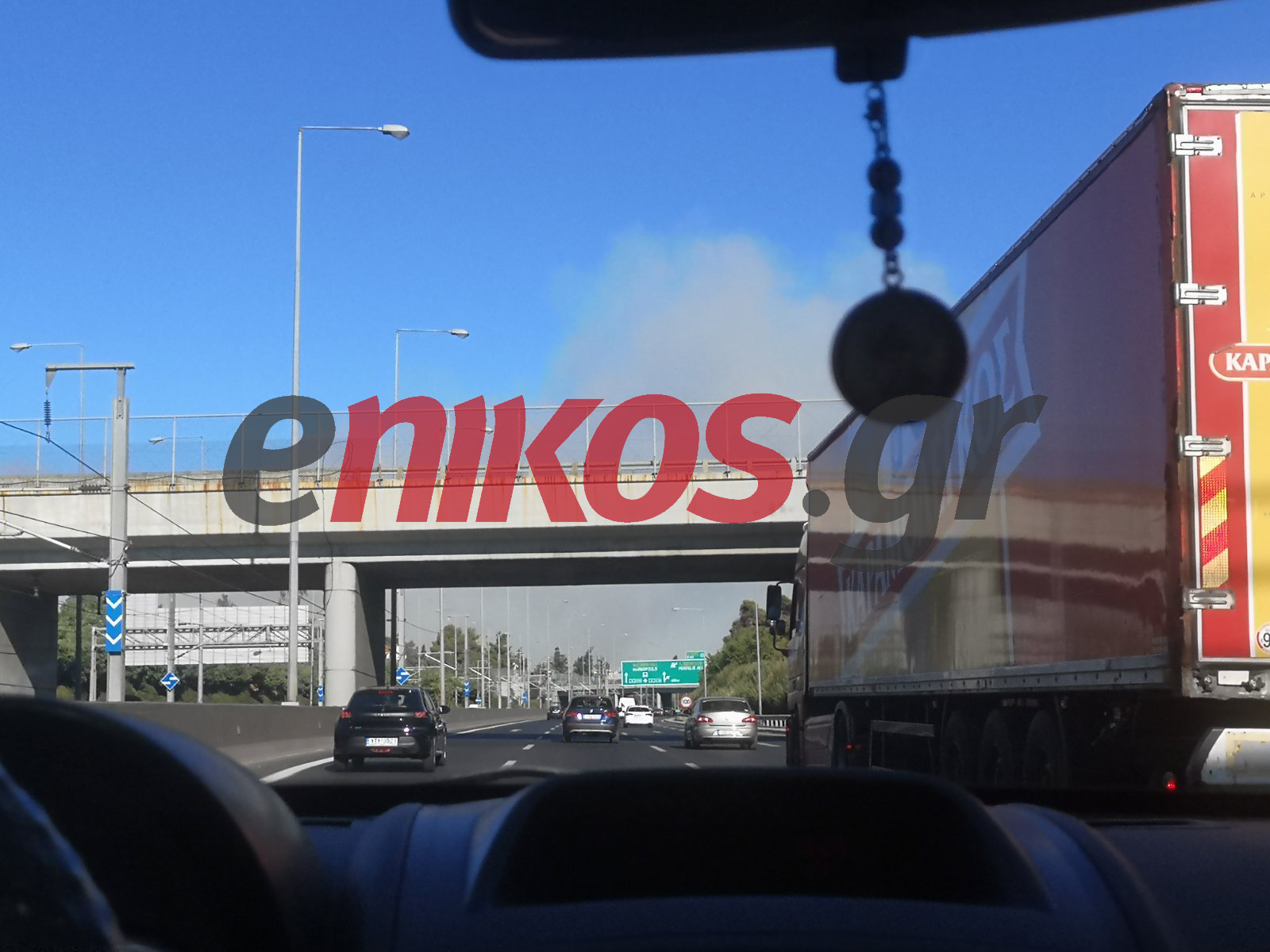 Νταού Πεντέλης: Έτσι φαίνεται η φωτιά από την Αττική Οδό