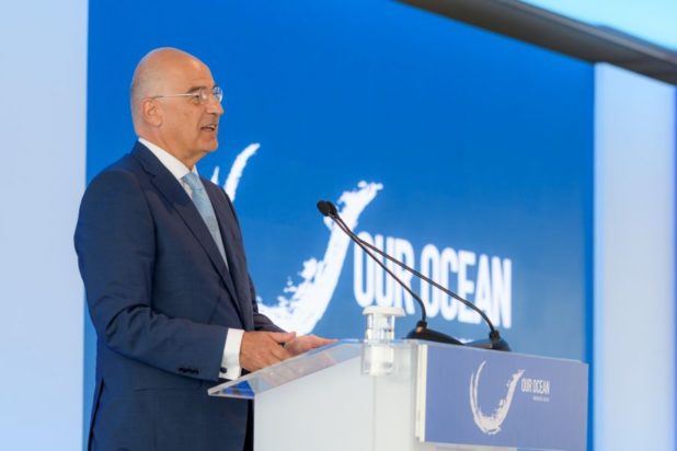 Ο Νίκος Δένδιας στην ομιλία για τους Ωκεανούς.