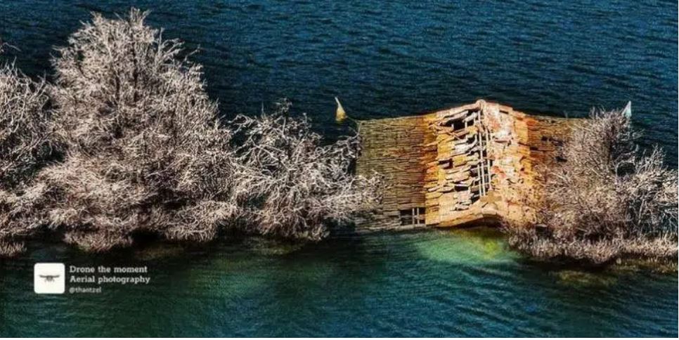 Φράγμα Πείρου: Το εκκλησάκι που αναδύθηκε από τη λίμνη