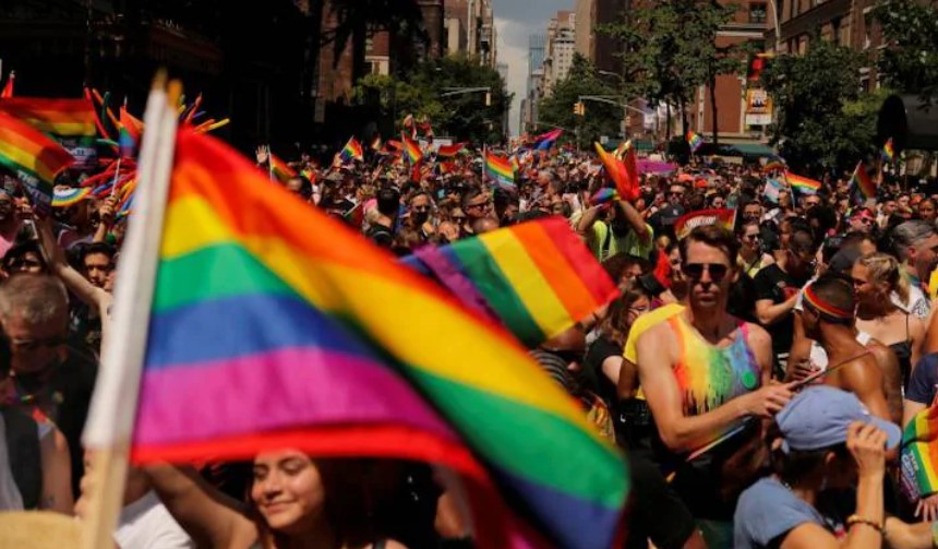 Ελβετία: Οι πρώτοι γάμοι ομοφυλόφιλων ζευγαριών στη χώρα είναι γεγονός