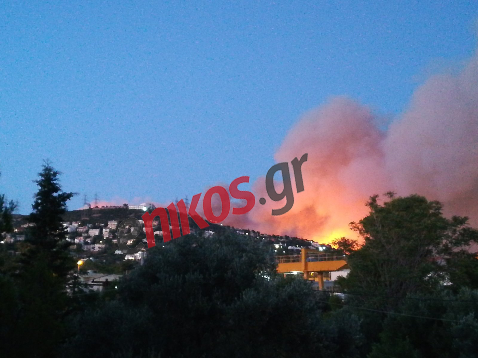 LIVE – Η ενημέρωση της Πυροσβεστικής για τη φωτιά στην Πεντέλη