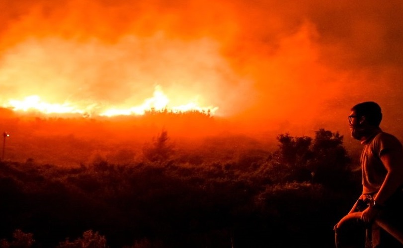 Φωτιά στον Έβρο: Τρία πύρινα μέτωπα στο Εθνικό Πάρκο Δαδιάς – Οι φλόγες κατευθύνονται προς την εθνική οδό