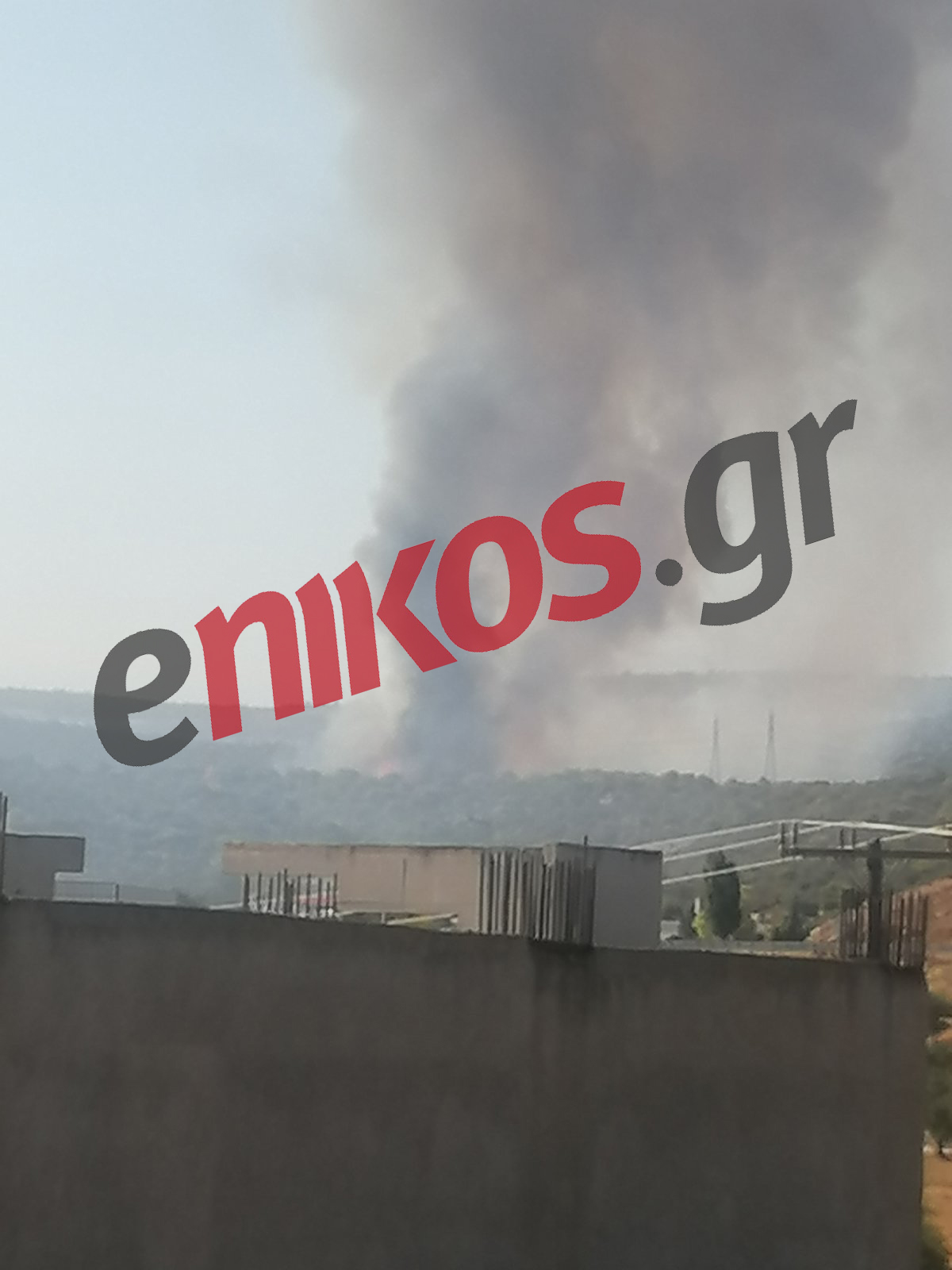 φωτιά στη Μάνδρα 