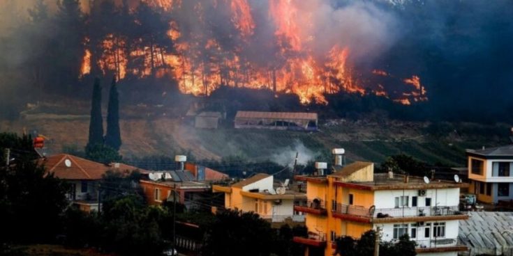 Η φωτό για τις φωτιές από το sigmalive.com