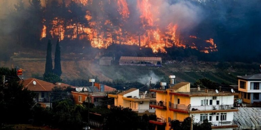 Η φωτό για τις φωτιές από το sigmalive.com