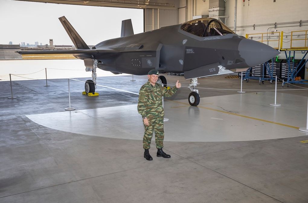 Ο Αρχηγός ΓΕΕΘΑ μυήθηκε στα Stelth μυστικά του F-35