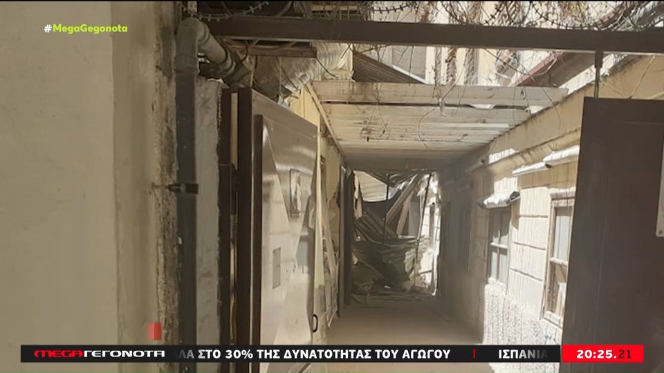 Κατέρρευσε τμήμα οροφής στον κινηματογράφο Ιντεάλ