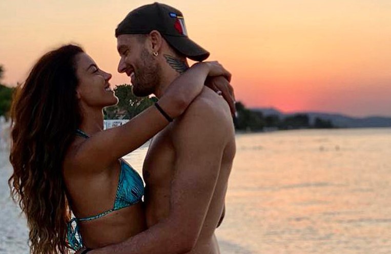 Ειρήνη Παπαδοπούλου – Αλέξανδρος Πασχαλάκης: Αποχαιρέτησαν τη Θεσσαλονίκη με αγκαλιές και αφιερώσεις