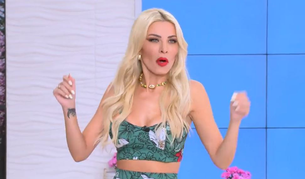 Παραλίγο αποκαλυπτικό ατύχημα στον “αέρα” για την Κατερίνα Καινούργιου
