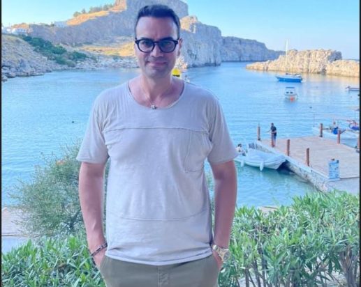 Ο Θάνος Καρατσιώλης