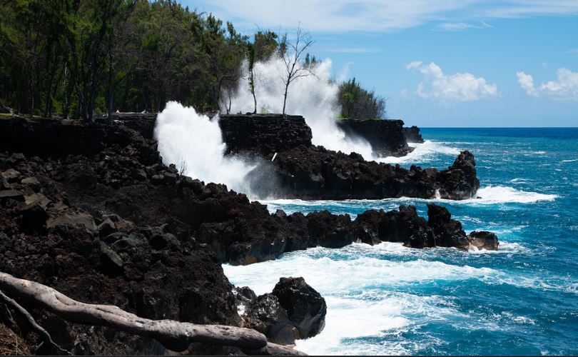 Κύματα στο Μεγάλο Νησί της Χαβάης
