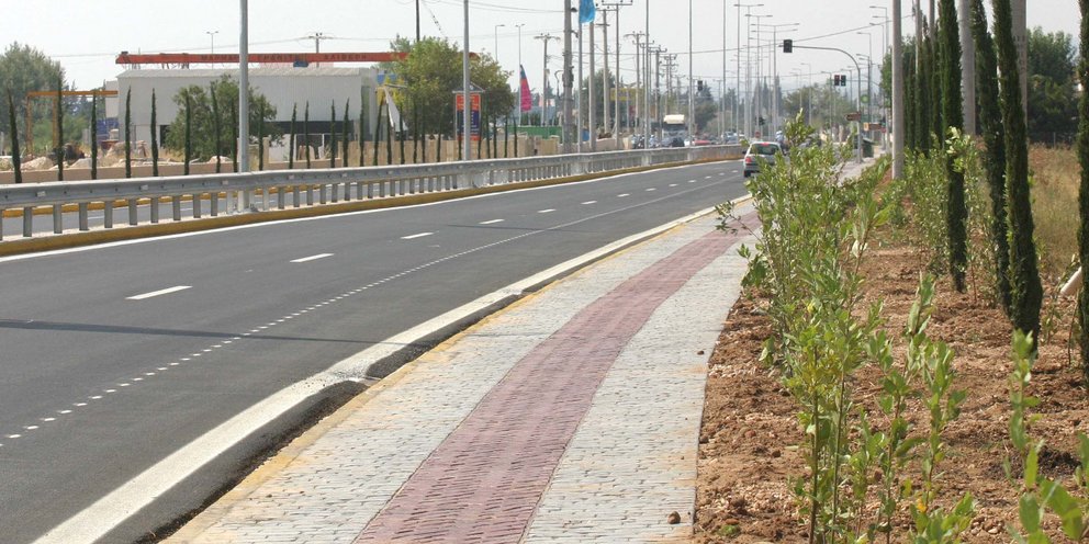 Φωτιά στην Πεντέλη: Εκτροπές κυκλοφορίας στη Λεωφόρο Μαραθώνος