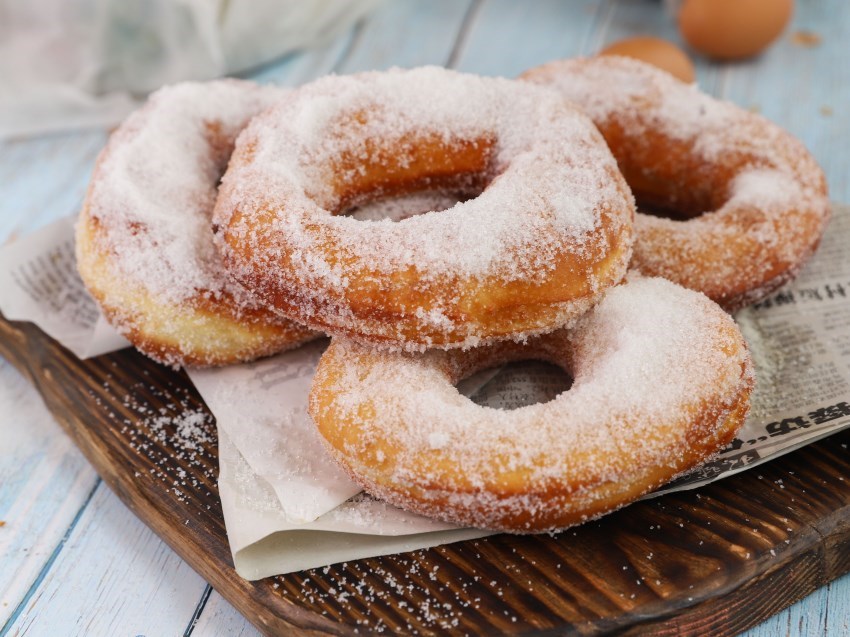 Η “μάχη” των λουκουμάδων στη Χαλκιδική: Πυροβολισμοί, απειλές και εκβιασμοί