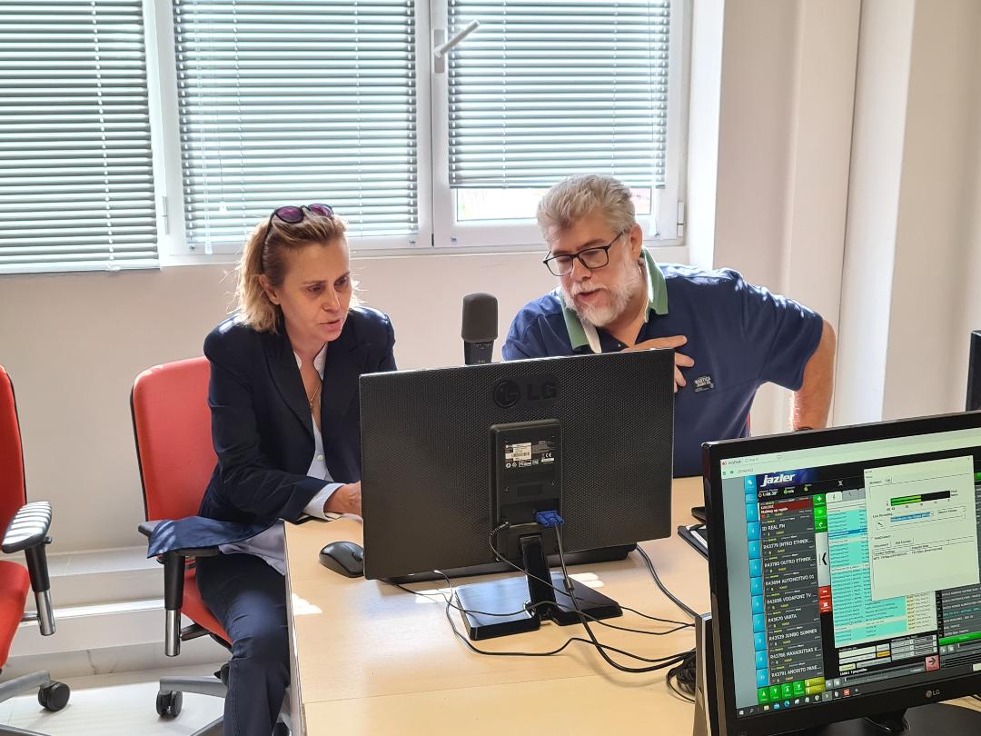 Η πρόεδρος της ΕΣΗΕΑ για τον εμπρησμό στο κτίριο του Real Group: Κάθε χτύπημα στην ενημέρωση είναι χτύπημα στη δημοκρατία