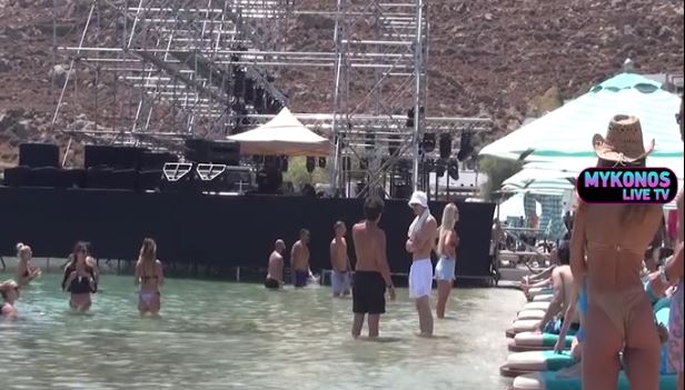 Μύκονος: “Πυρετός” ετοιμασιών για τη συναυλία του καλοκαιριού – Αντώνης Ρέμος και Ramadan μαζί στο Nammos