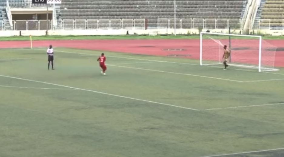 Τελικός-παρωδία στη Νιγηρία: Τερματοφύλακας «άγαλμα» και πέναλτι… στο πλάγιο – Στημένος αγώνας ή διαμαρτυρία;