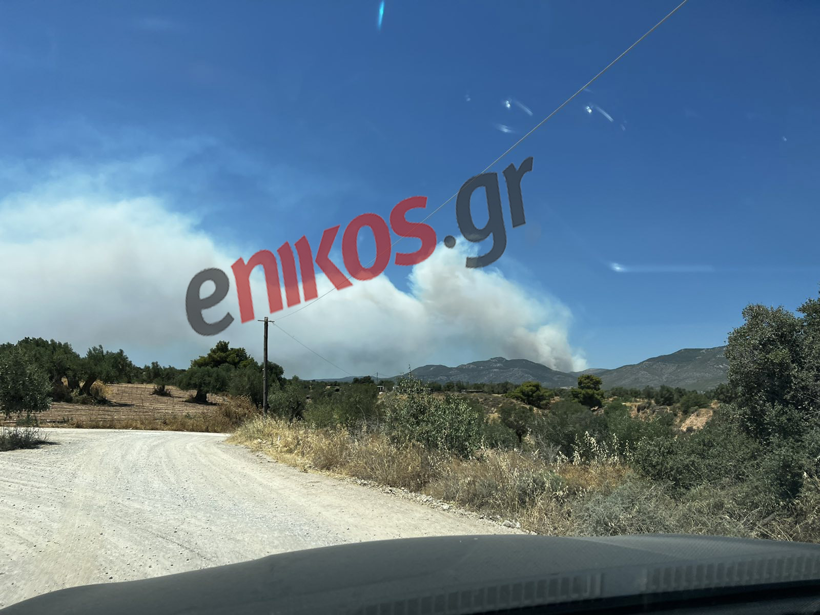 Φωτιά στα Μέγαρα: Εκκενώνονται τα Παπαγιαννέϊκα – Νέο μήνυμα από το 112