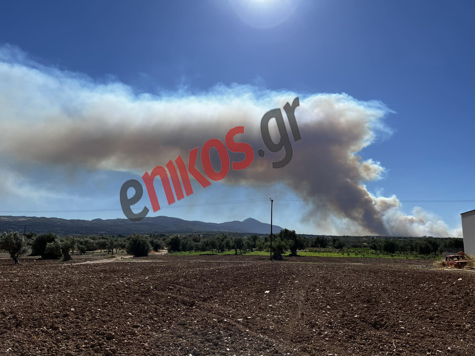 Φωτιά στα Μέγαρα: Έτσι φαίνεται από το Πόρτο Γερμενό – ΦΩΤΟ αναγνώστη