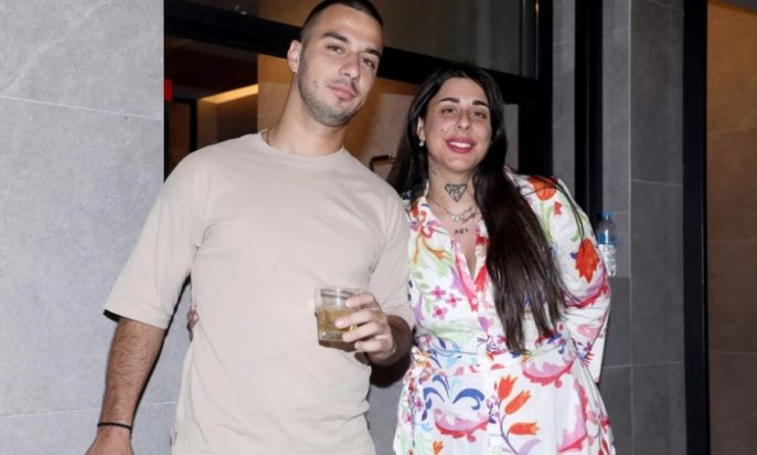 Super Κική, Βίκτωρας