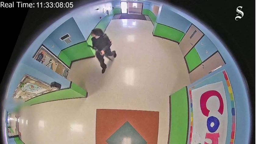 Μακελειό σε σχολείο στο Τέξας: Βίντεο – ντοκουμέντο δείχνει την καθυστερημένη αντίδραση της αστυνομίας
