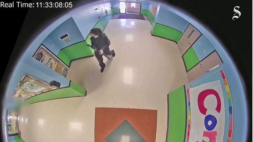 Μακελειό σε σχολείο στο Τέξας: Βίντεο – ντοκουμέντο δείχνει την καθυστερημένη αντίδραση της αστυνομίας