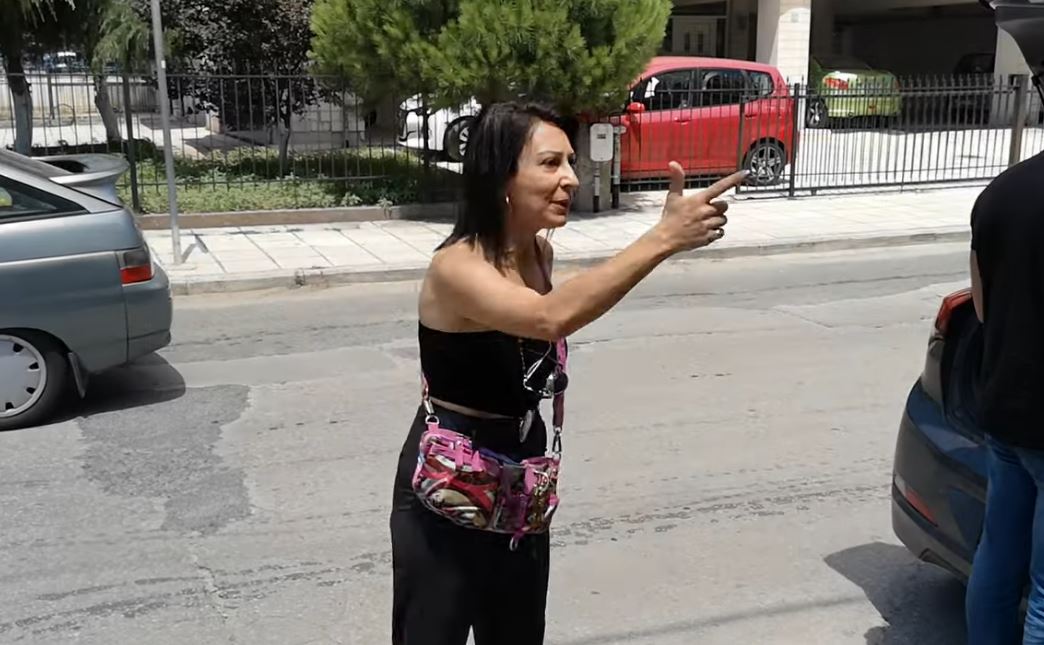 Θεσσαλονίκη: Έξαλλη μία μητέρα για τα τροχαία στη Νικόπολη – «Θα μπω με όπλα στο δημαρχείο»