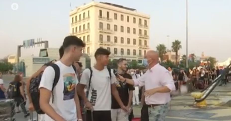 Παρέα φίλων τρολάρει τον Τσελίκα στο λιμάνι του Πειραιά – “Είμαστε όλοι με τεστάκι θετικό”