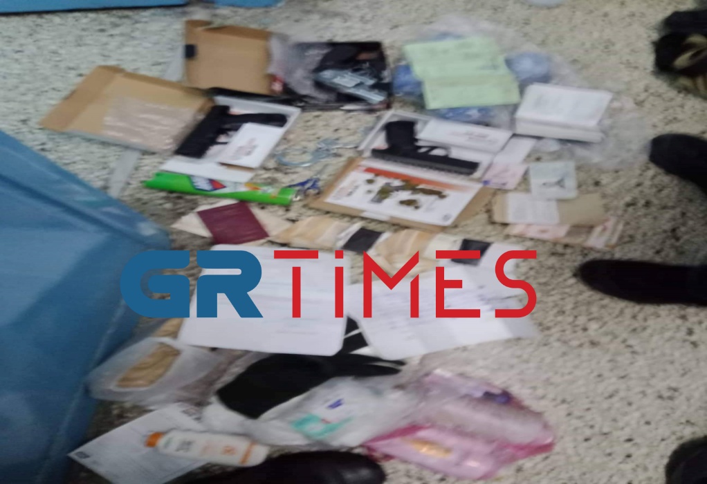 Θεσσαλονίκη: Άστεγος τραυμάτισε αστυνομικό – Συνελήφθη και βρέθηκε ένα μικρό «οπλοστάσιο» στην κατοχή του – ΦΩΤΟ