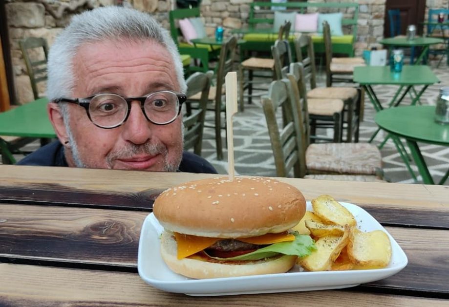 Στάθης Παναγιωτόπουλος: Άδειο το μαγαζί του στην Αλόννησο