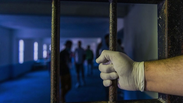 Το Al Jazeera καταγγέλλει τη συνεχιζόμενη φυλάκιση δημοσιογράφου του στην Αίγυπτο