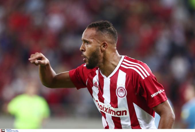 Γιουσέφ Ελ Αραμπί: Χαρούμενος που βοήθησα την ομάδα – Να δείξουμε στους νέους παίκτες τι σημαίνει Ολυμπιακός