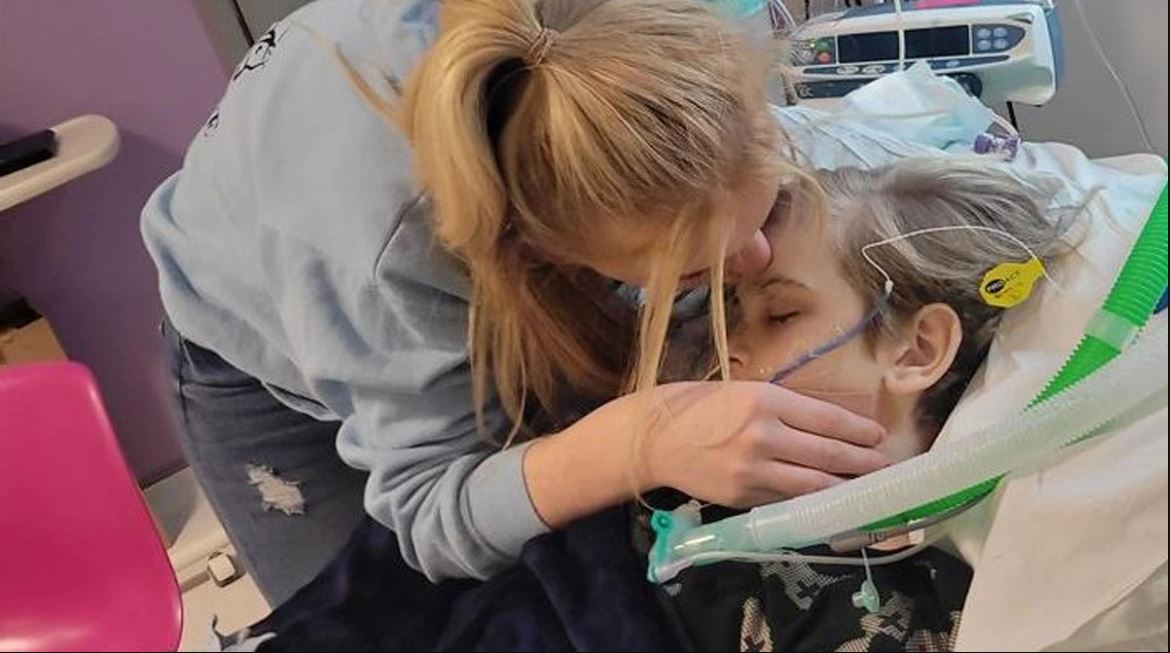 Παγκόσμια συγκίνηση για τον 12χρονο Άρτσι – Οι γιατροί αποσύνδεσαν τα μηχανήματα που τον κρατούσαν στην ζωή